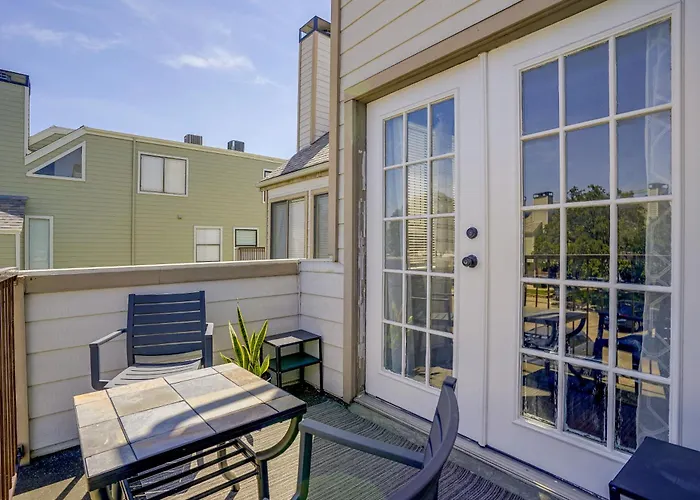 Walk To Shops & Museums! Worth W/ Pool * Fort Worth