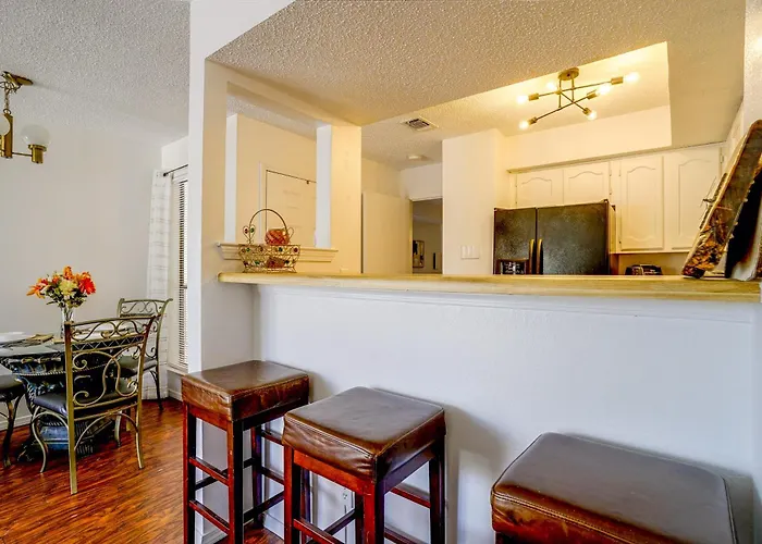 Holiday home Walk To Shops & Museums! Worth W/ Pool Fort Worth