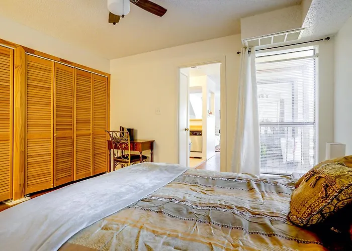 Holiday home Walk To Shops & Museums! Worth W/ Pool *