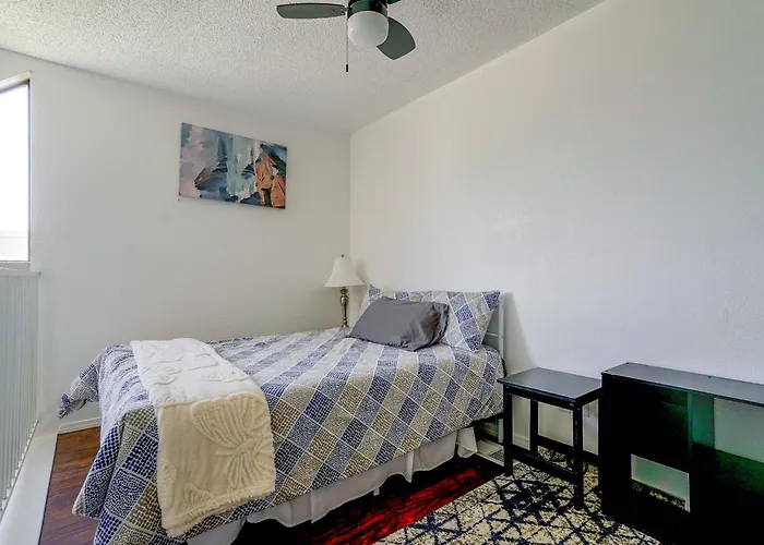 Holiday home Walk To Shops & Museums! Worth W/ Pool Fort Worth
