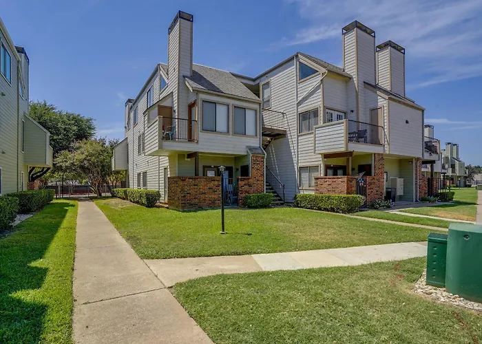 Walk To Shops & Museums! Worth W/ Pool Holiday home Fort Worth